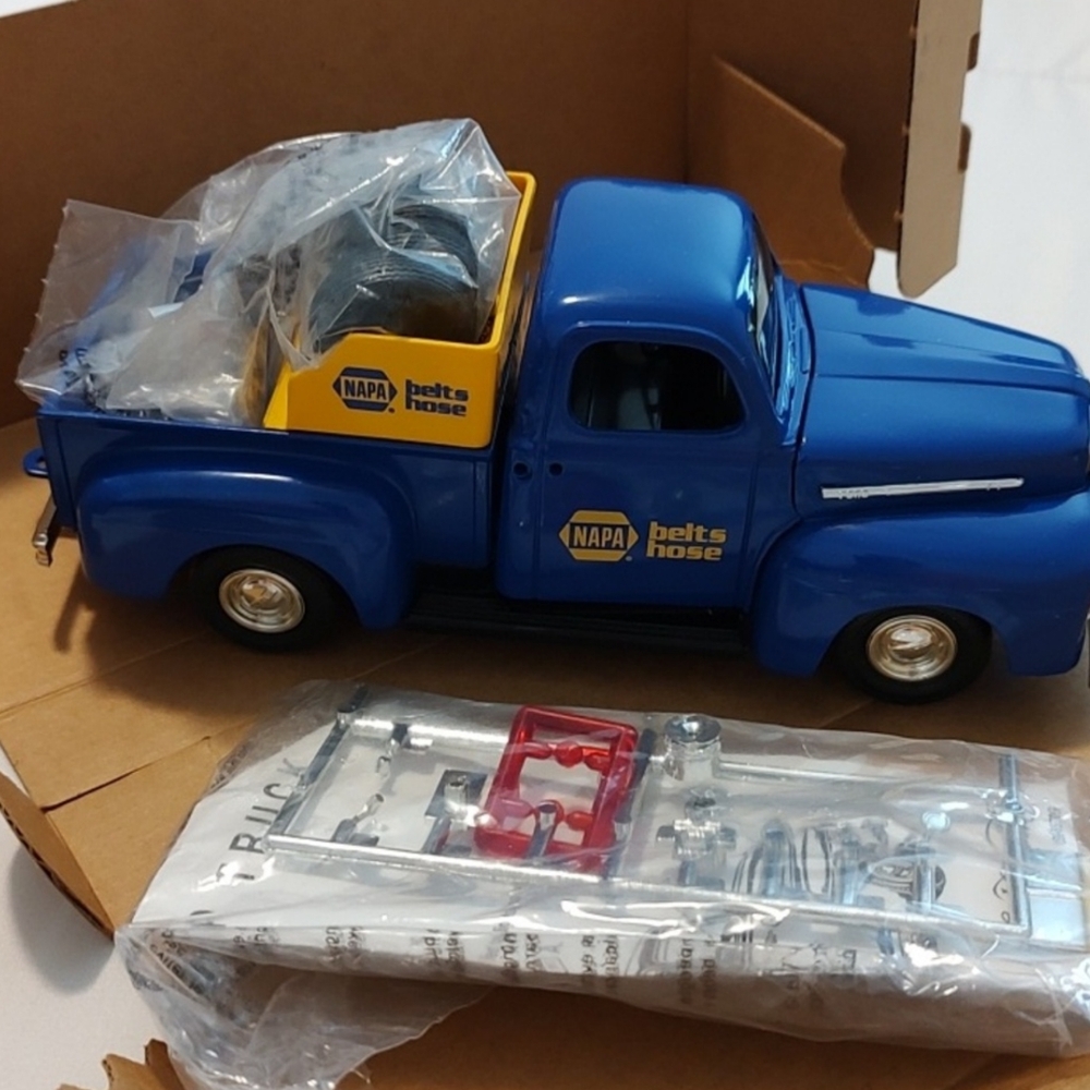 1951 FORD PICKUP NAPA COLLECTIBLE